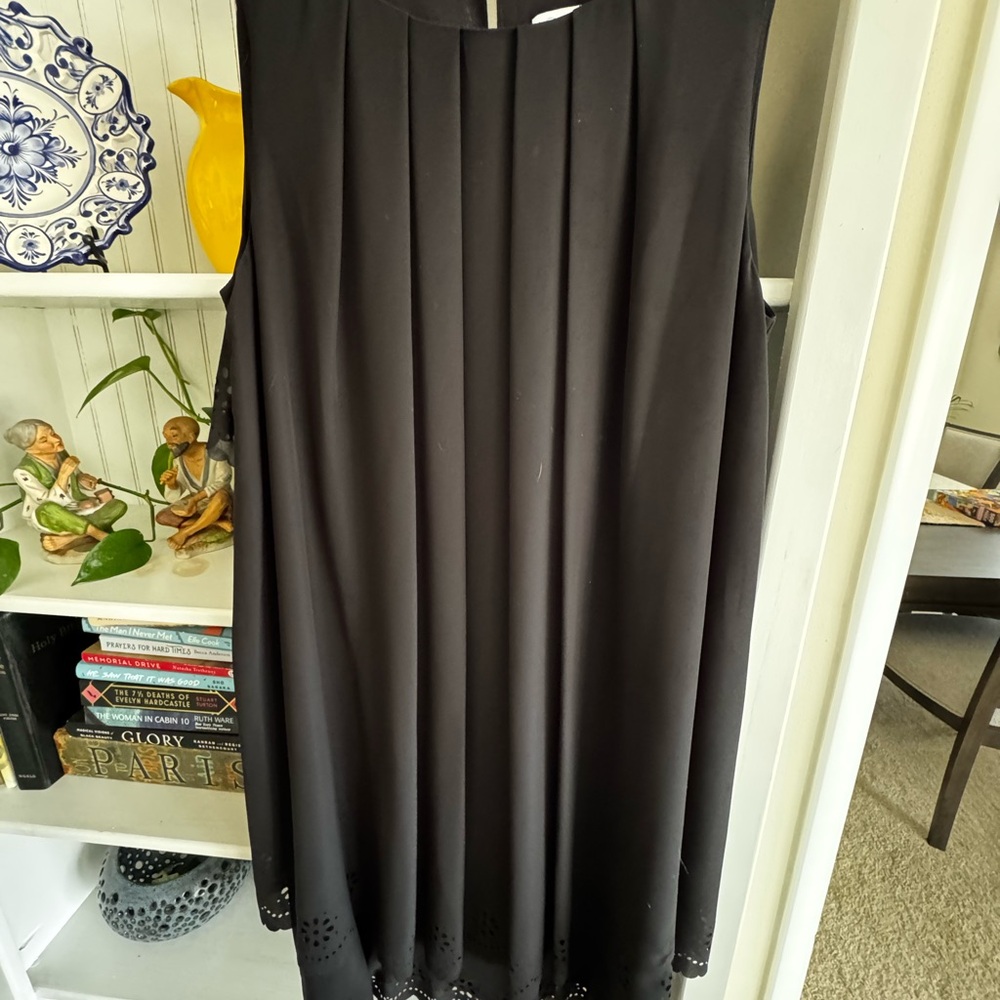 Jessica Simpson Black Pleated Sleeveless Dress